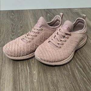 APL women’s athletic shoes sz 7